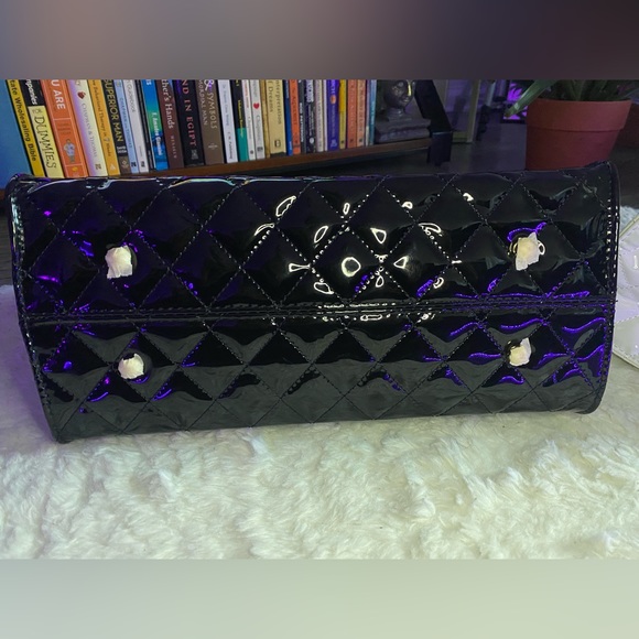 Gift Bags | Two For One | Black & White Hand Bags | Shoulder Bags 🖤🤍 - Picture 11 of 14